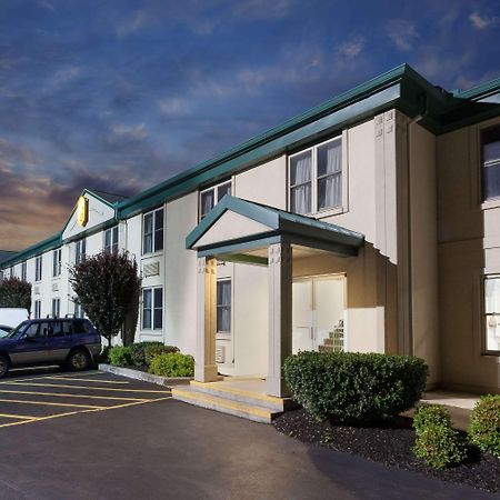 Super 8 By Wyndham Harrisburg Hershey West Exterior foto