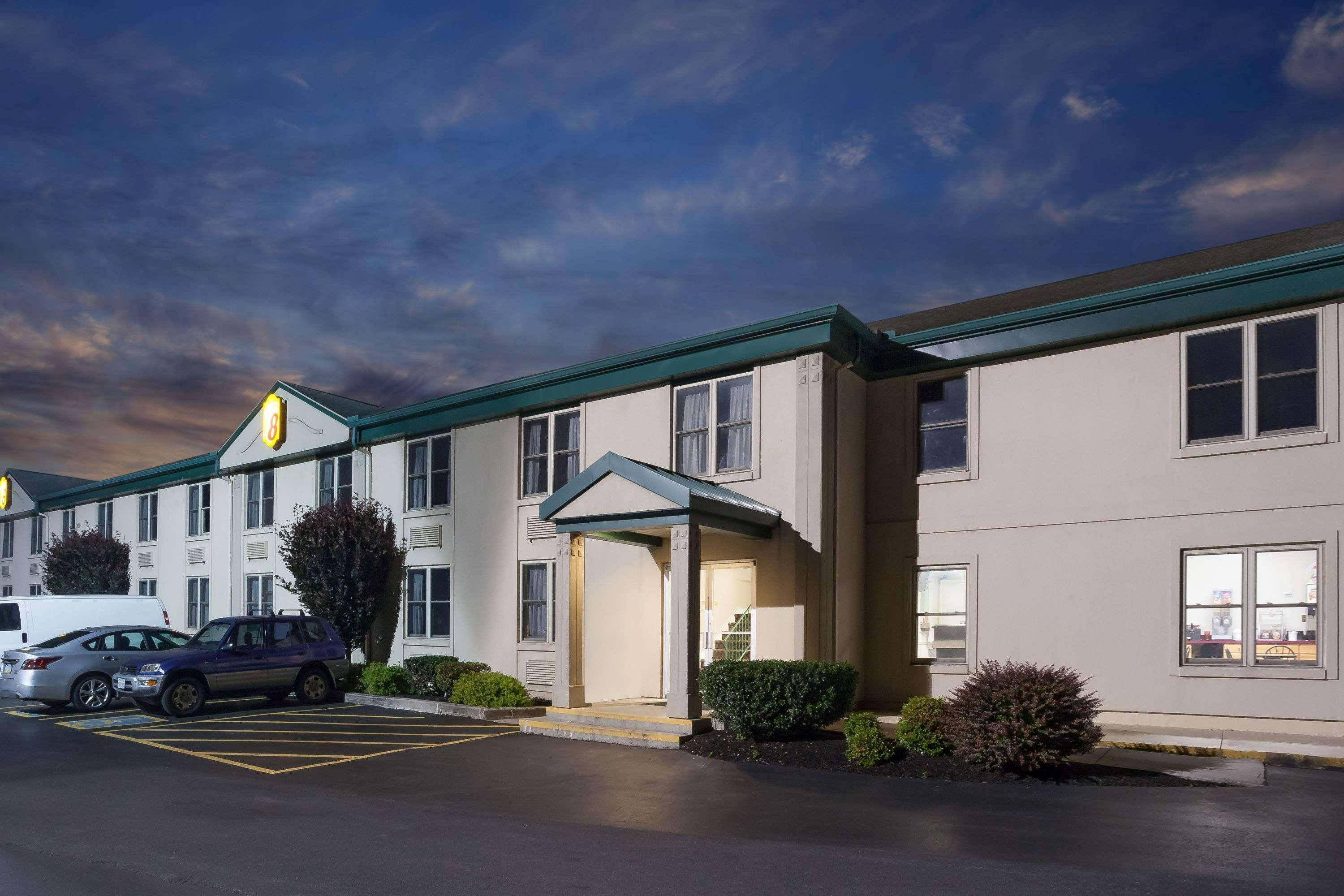 Super 8 By Wyndham Harrisburg Hershey West Exterior foto