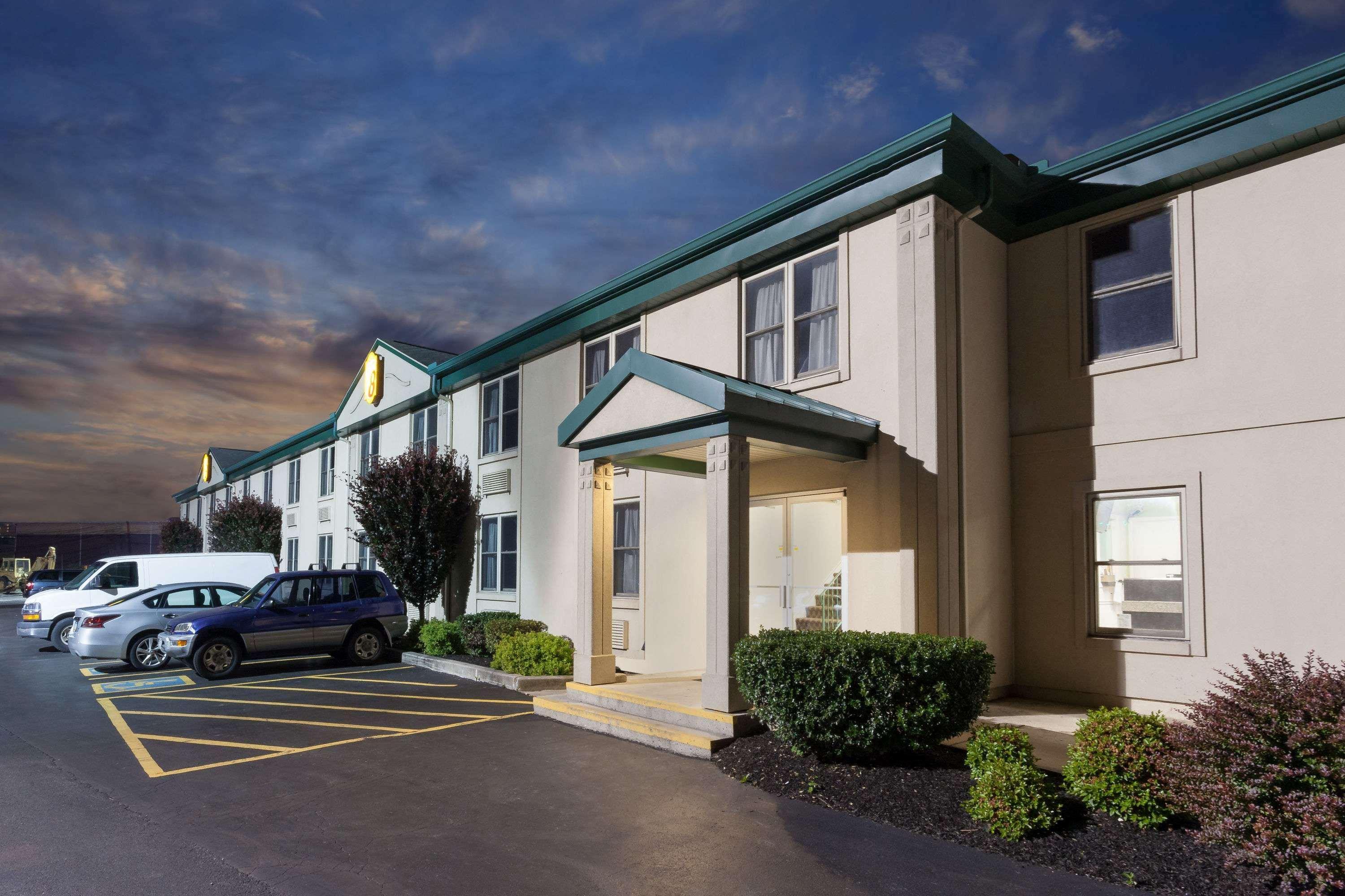 Super 8 By Wyndham Harrisburg Hershey West Exterior foto